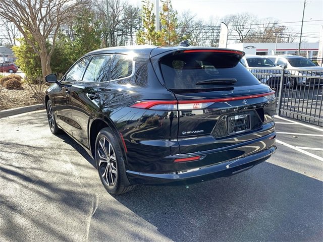 Used 2025 Toyota Crown Signia image 6