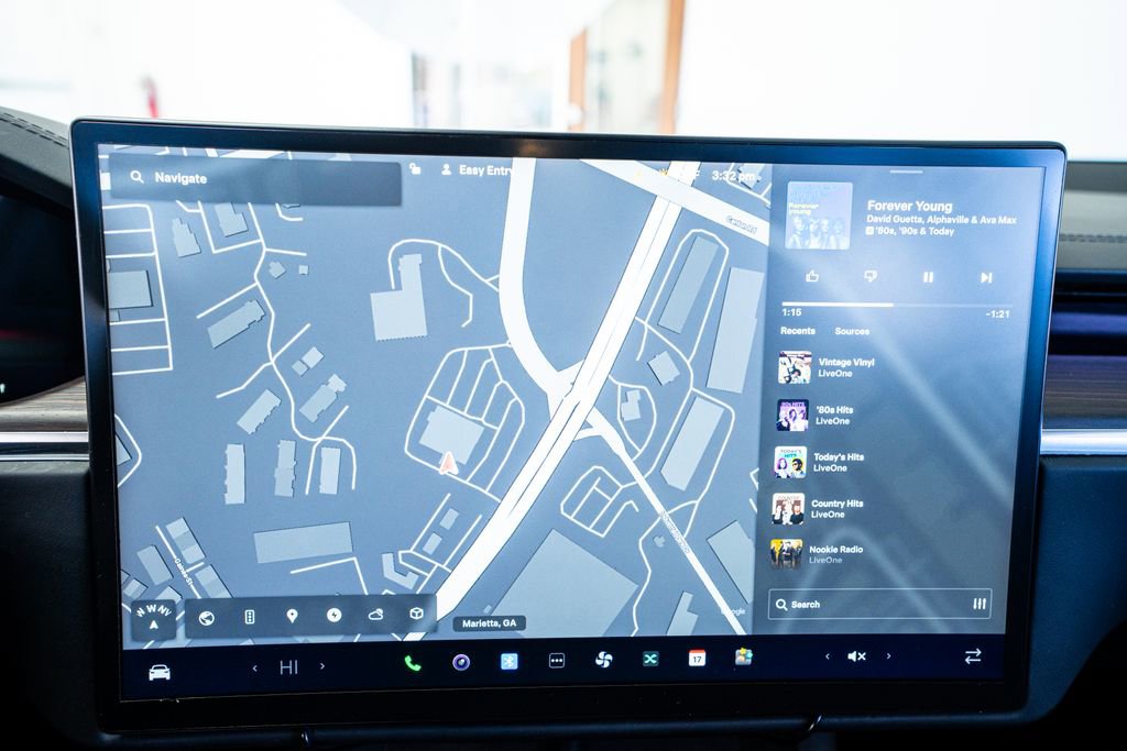 Used 2024 Tesla Model X image 43