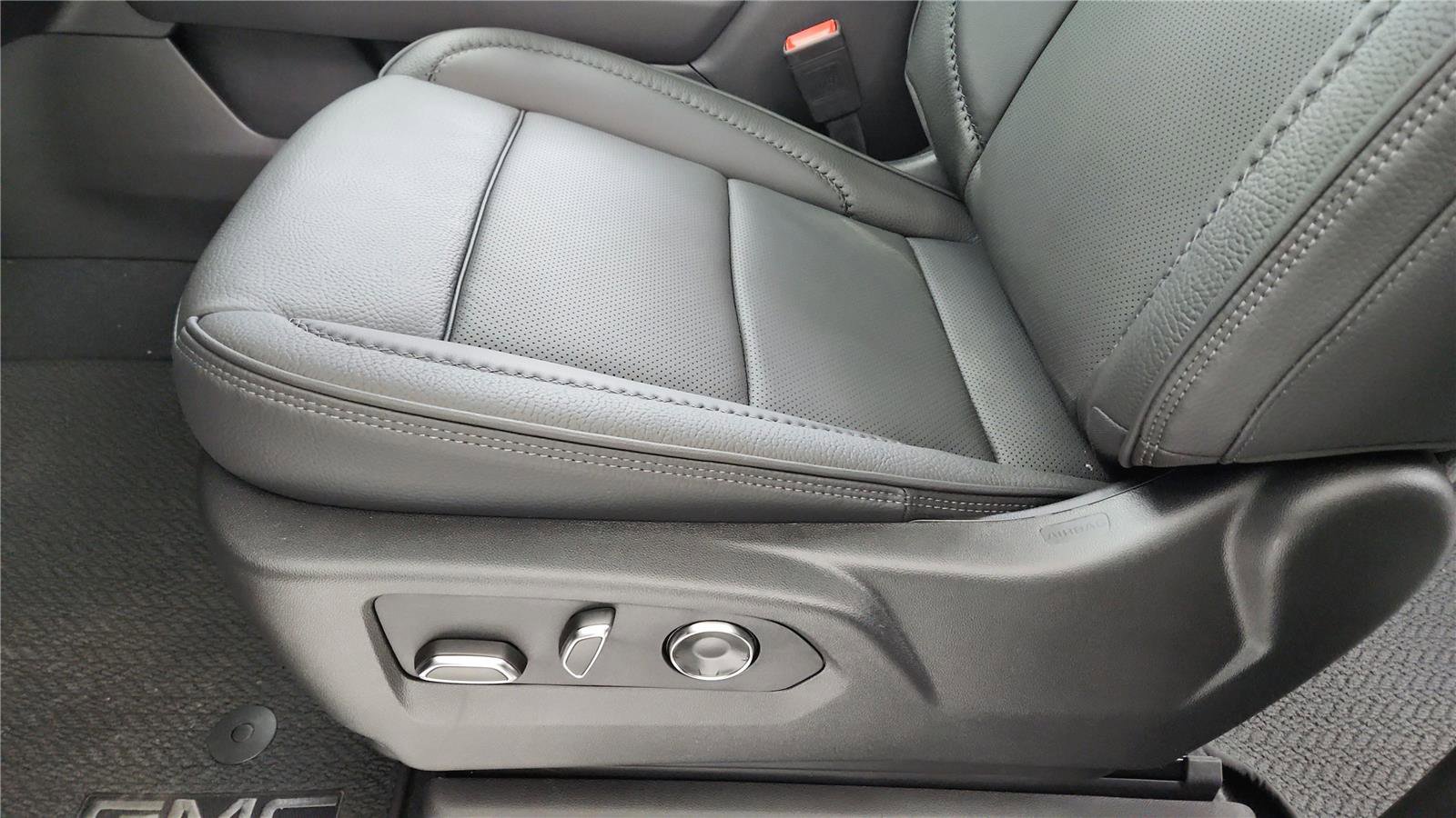 Used 2025 GMC Sierra 1500 Denali w/ Denali Reserve Package image 17