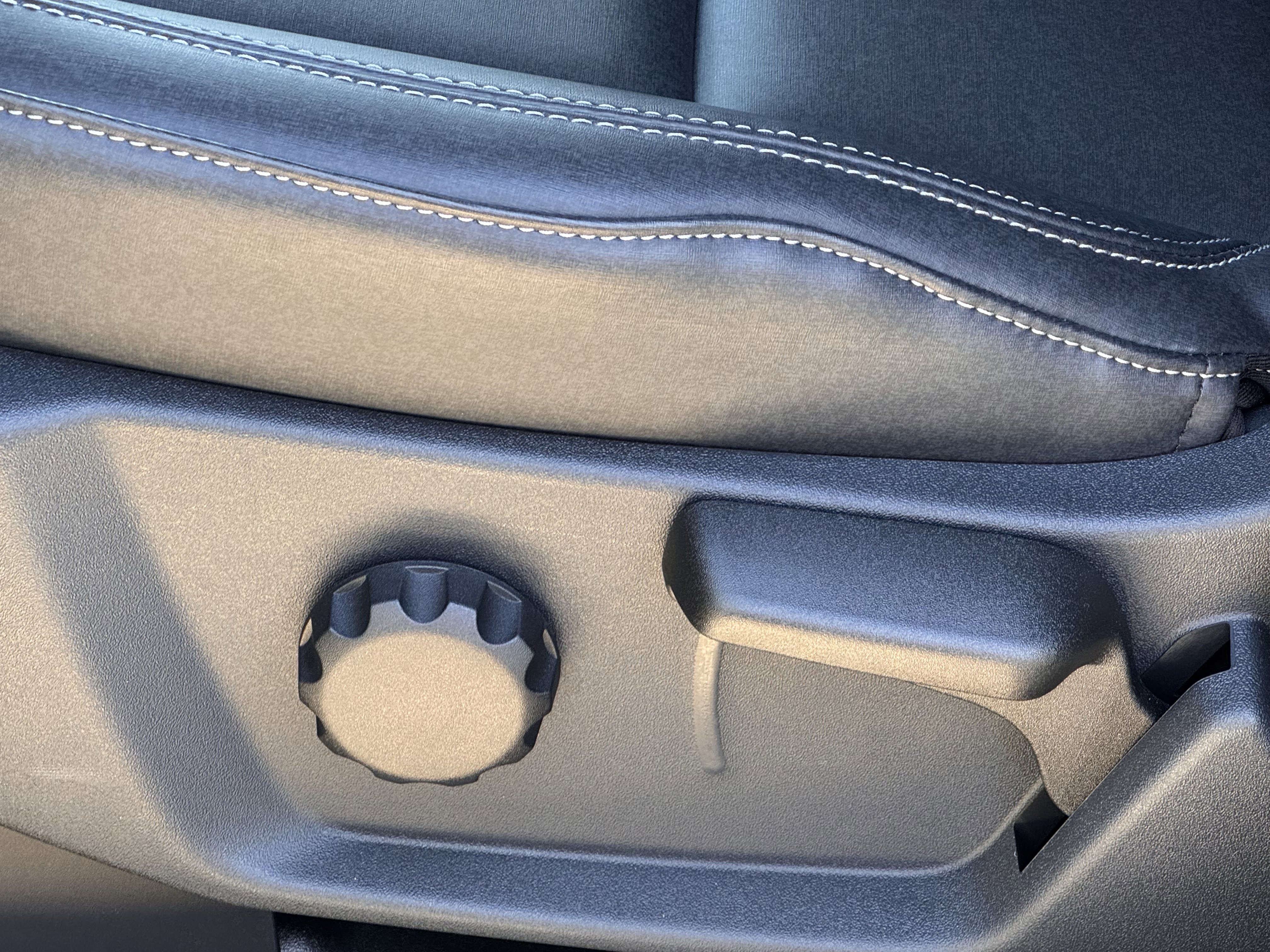 New 2025 Ford Bronco Badlands image 11