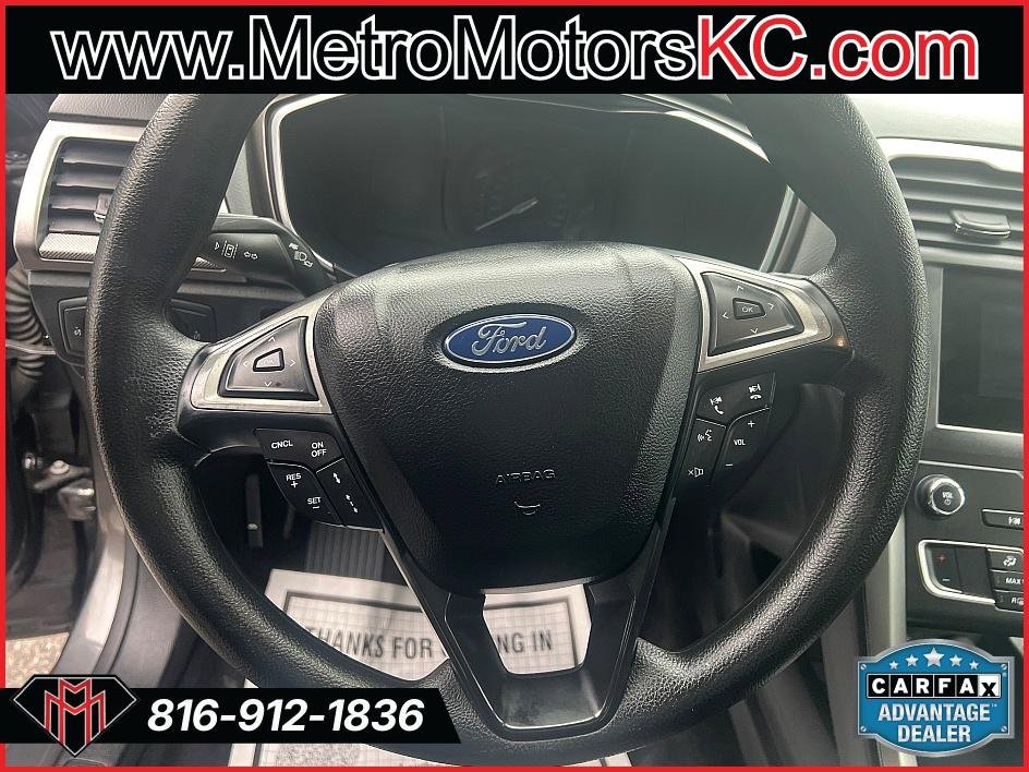 Used 2020 Ford Fusion SE image 23