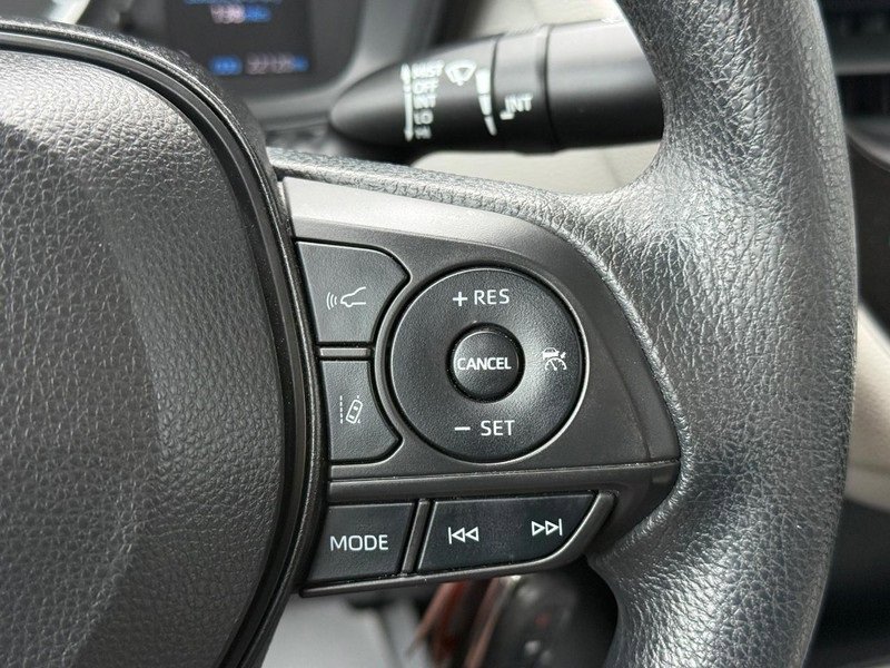 Used 2022 Toyota Corolla LE image 21