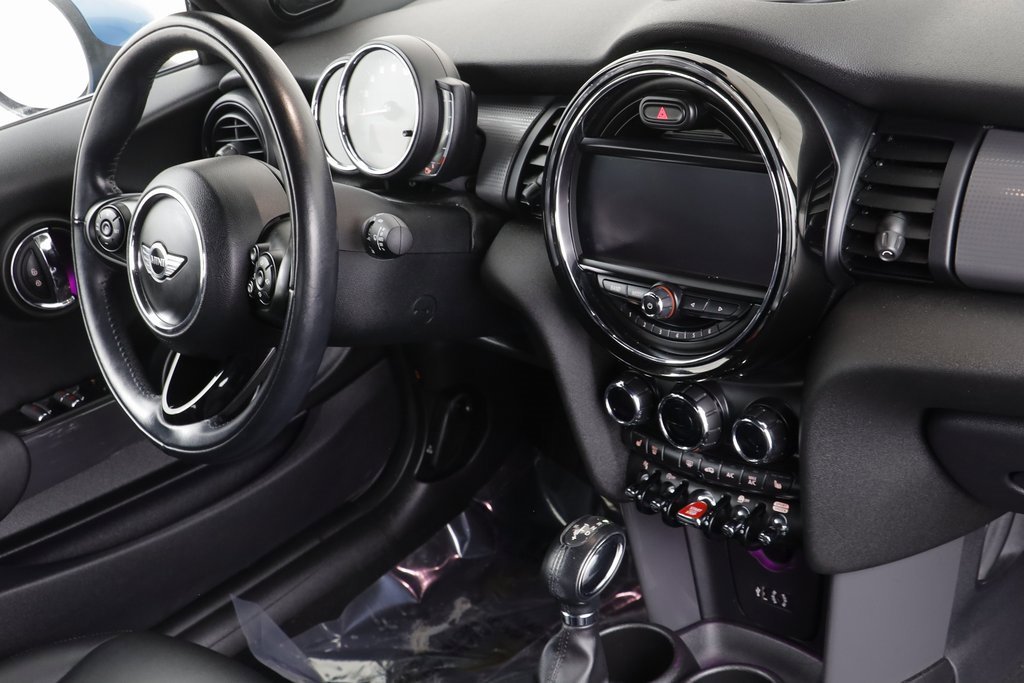 Used 2018 MINI Cooper Convertible image 21