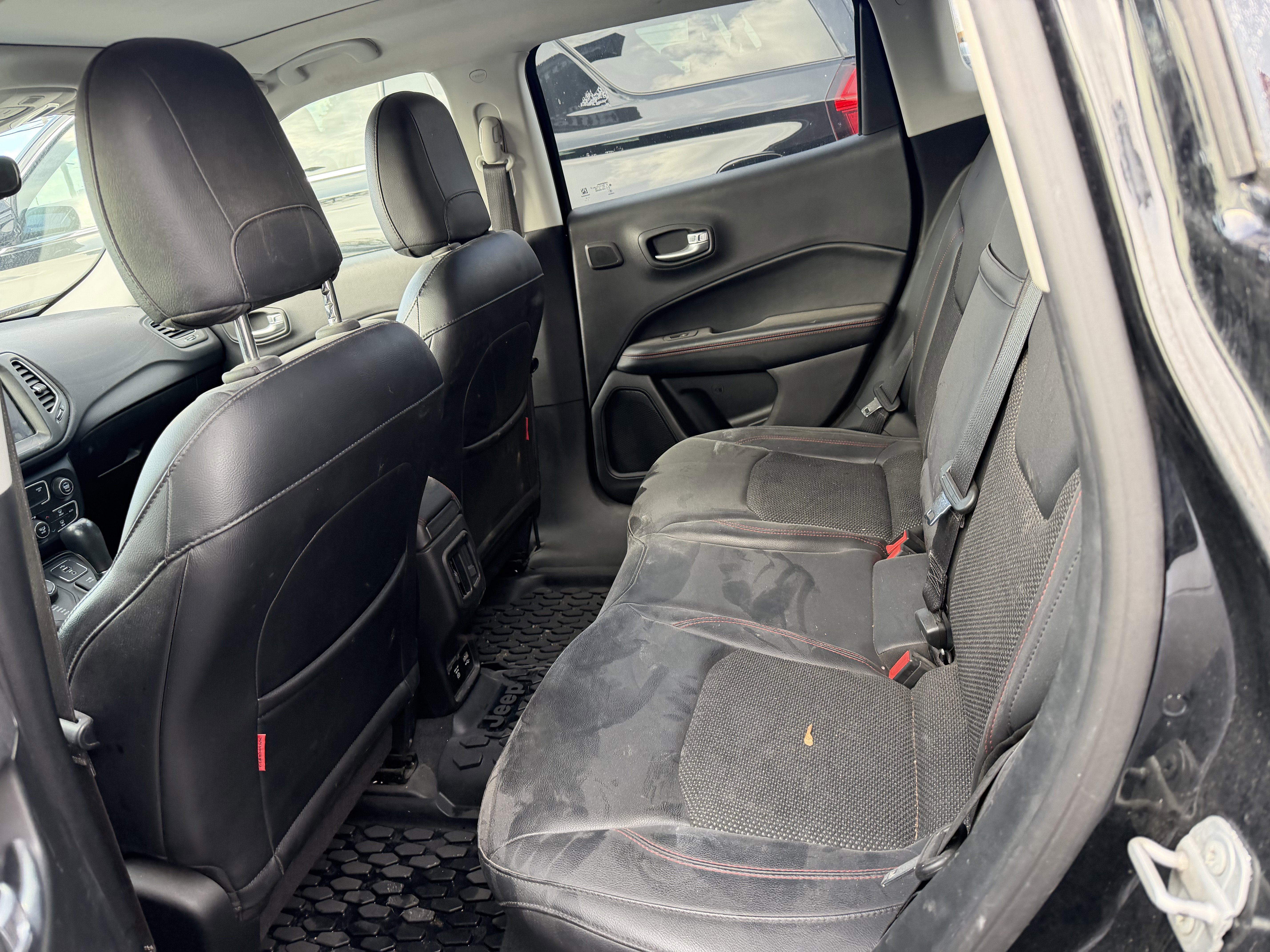 Used 2018 Jeep Compass Trailhawk w/ Safety & Security Group image 8