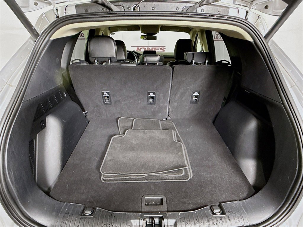 Used 2020 Ford Escape Titanium image 30