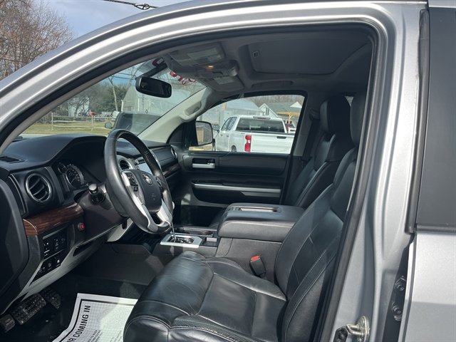 Used 2016 Toyota Tundra Limited w/ Limited Premium Package image 17