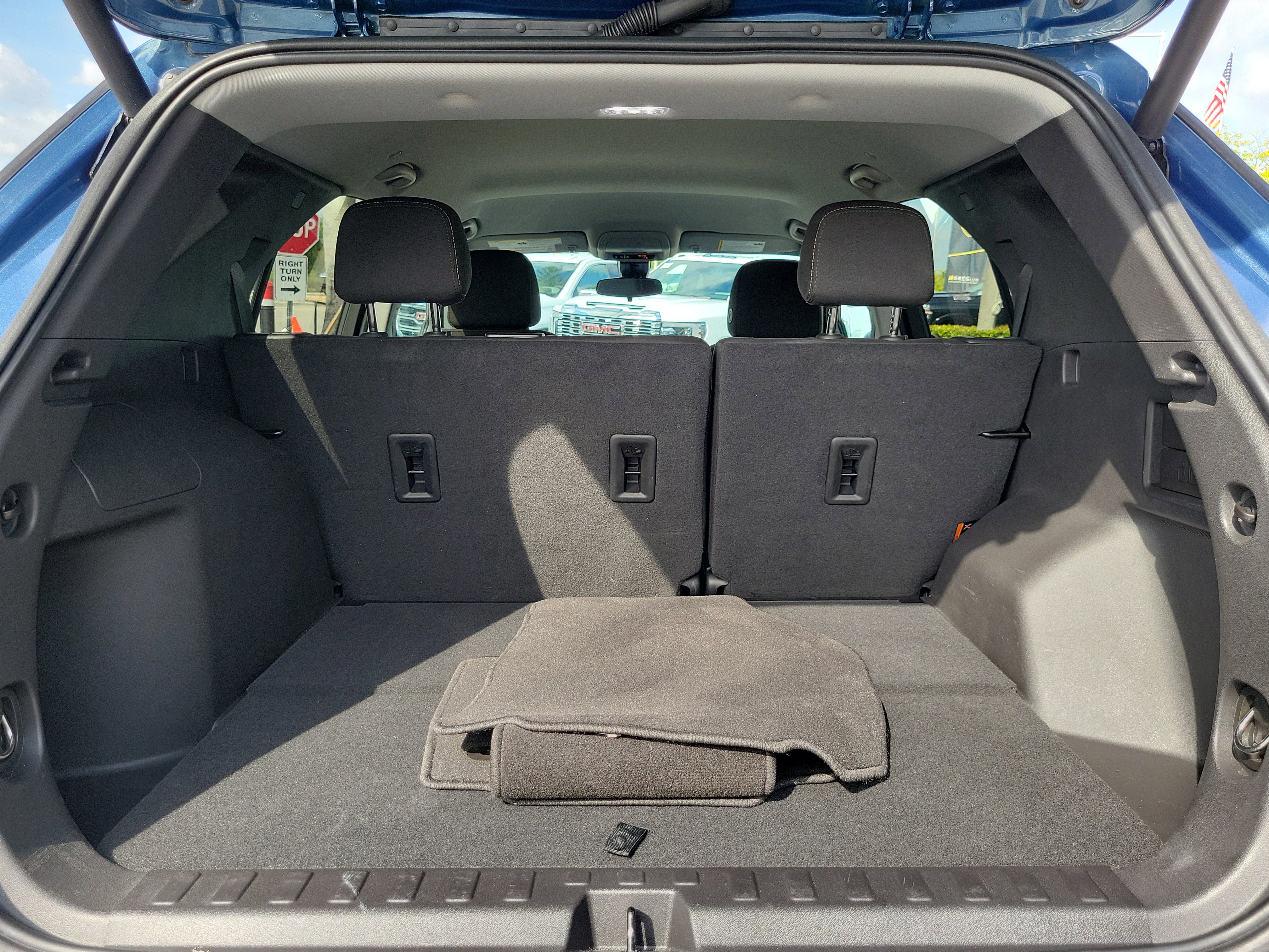 Used 2024 Chevrolet Equinox LT FWD image 16
