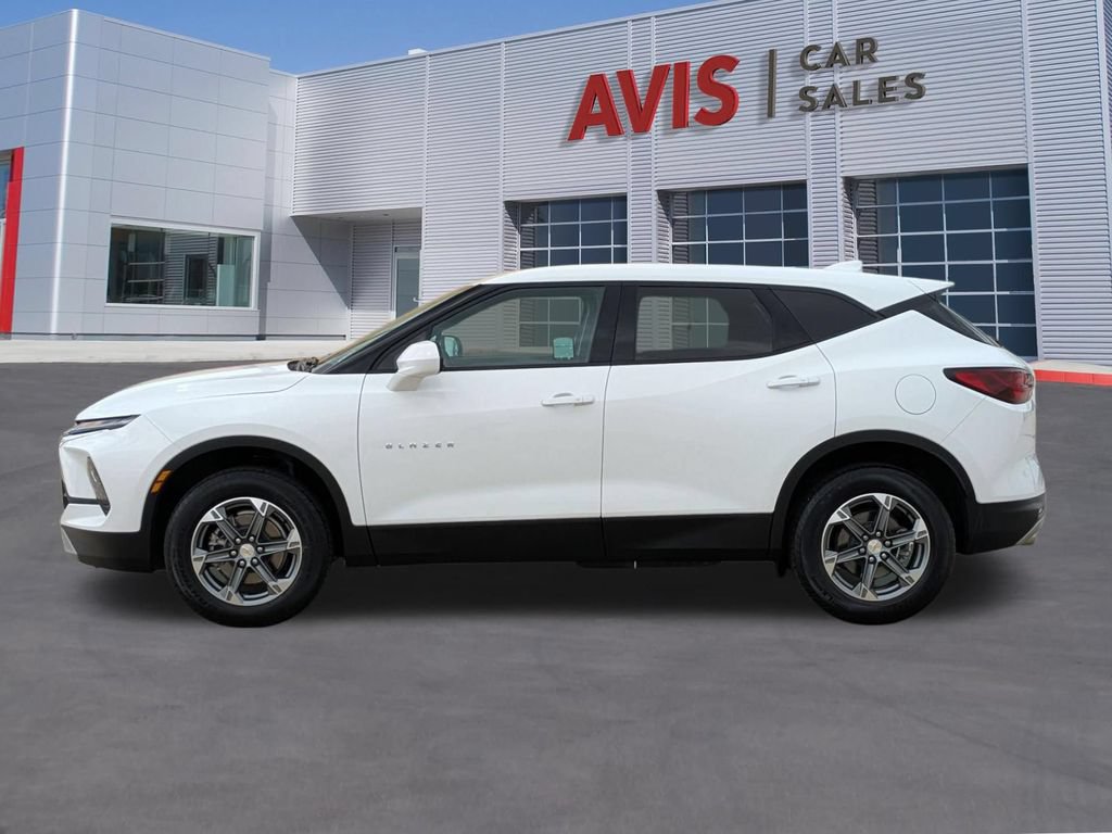 Used 2025 Chevrolet Blazer LT AWD/4WD image 10