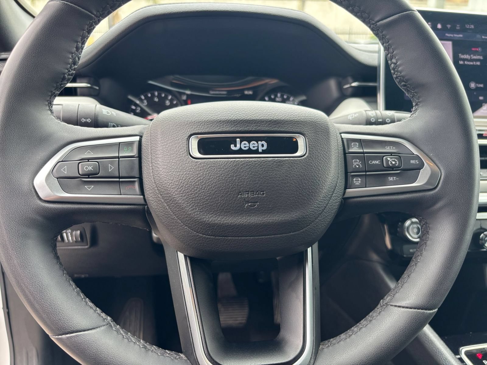 Used 2025 Jeep Compass Limited AWD/4WD image 28