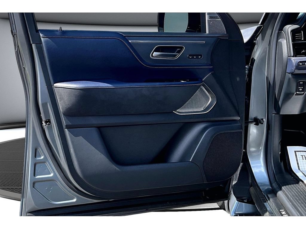 Used 2026 INFINITI QX80 4WD w/ Sport Exterior Package image 25