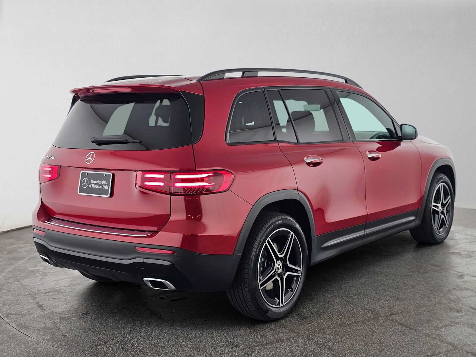 Used 2026 Mercedes-Benz GLB 250 image 3