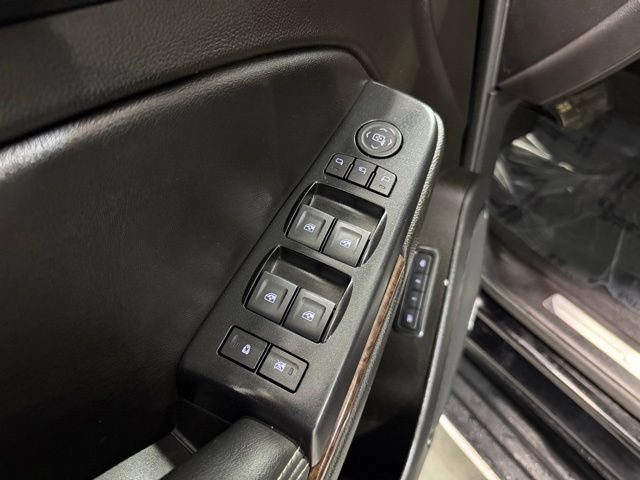 Certified 2020 GMC Yukon XL SLT w/ Premium Edition AWD/4WD image 13