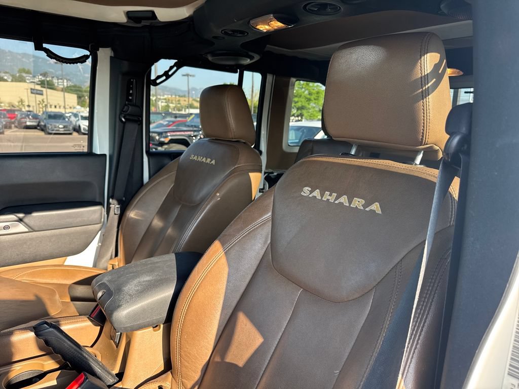 Used 2013 Jeep Wrangler Unlimited Sahara w/ Connectivity Group AWD/4WD image 12