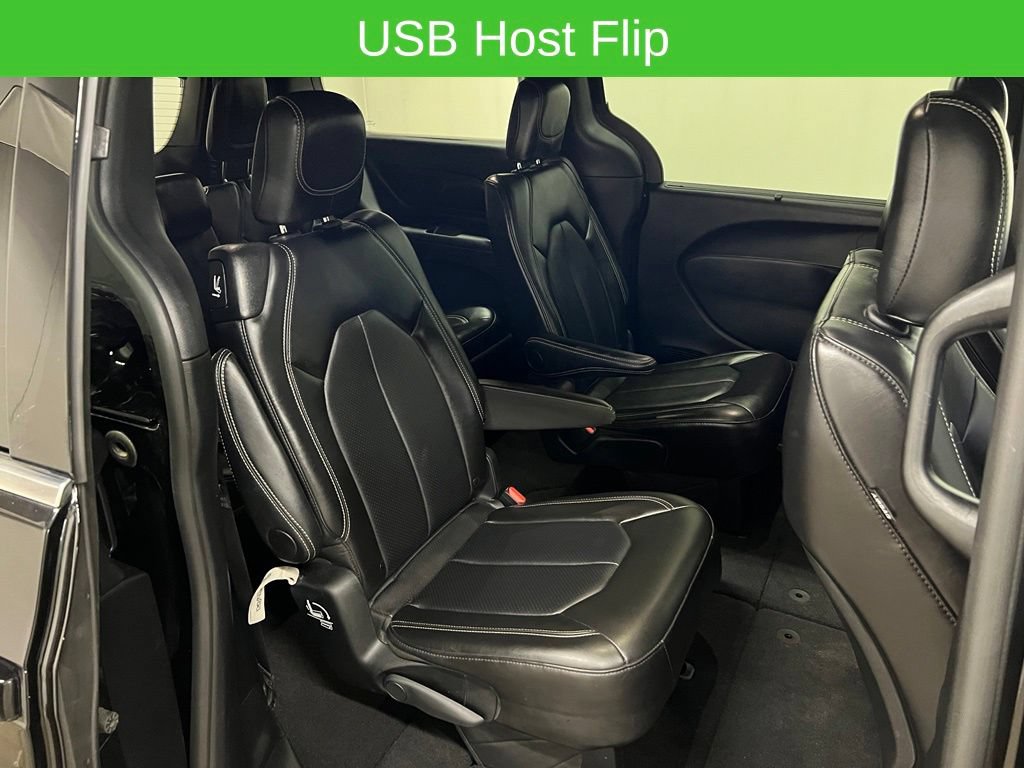 Used 2025 Chrysler Pacifica Select FWD image 36