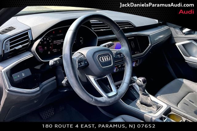 Used 2023 Audi Q3 2.0T Premium w/ Convenience Package AWD/4WD image 11