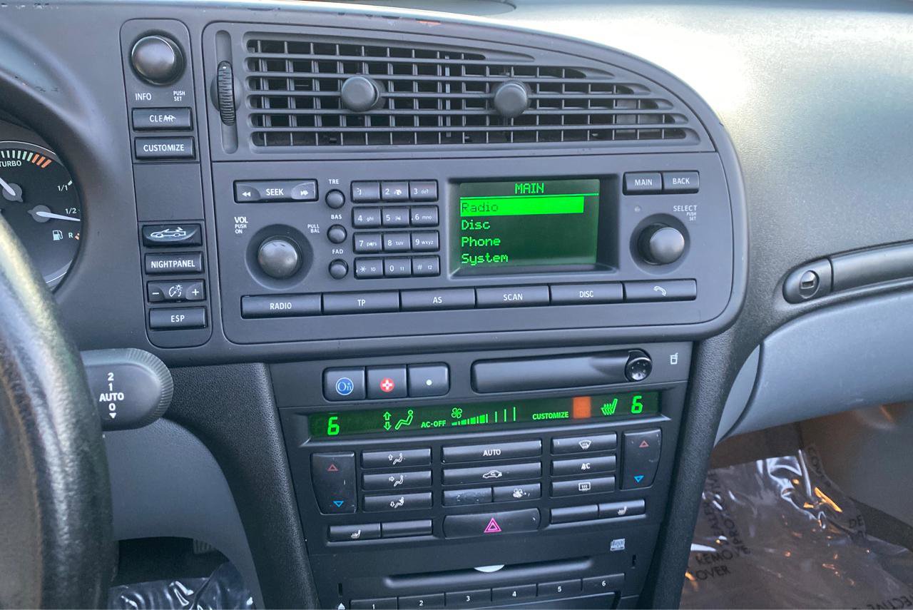 Used 2004 Saab 9-3 Aero FWD image 17