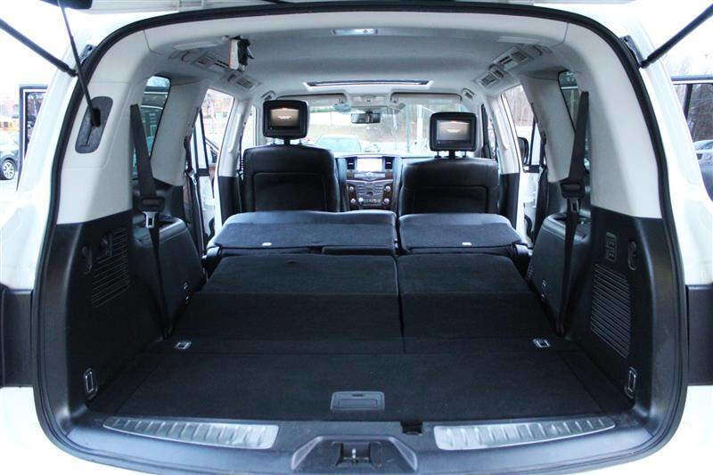 Used 2018 Nissan Armada Platinum w/ Interior Lighting Package image 35