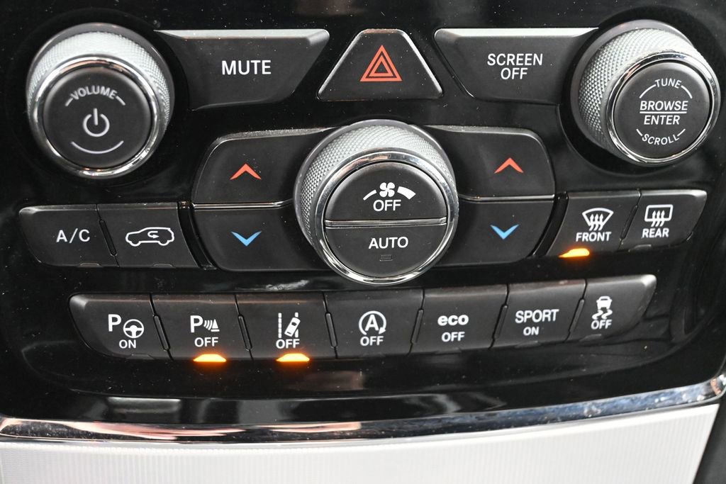Used 2019 Jeep Grand Cherokee Summit AWD/4WD image 15