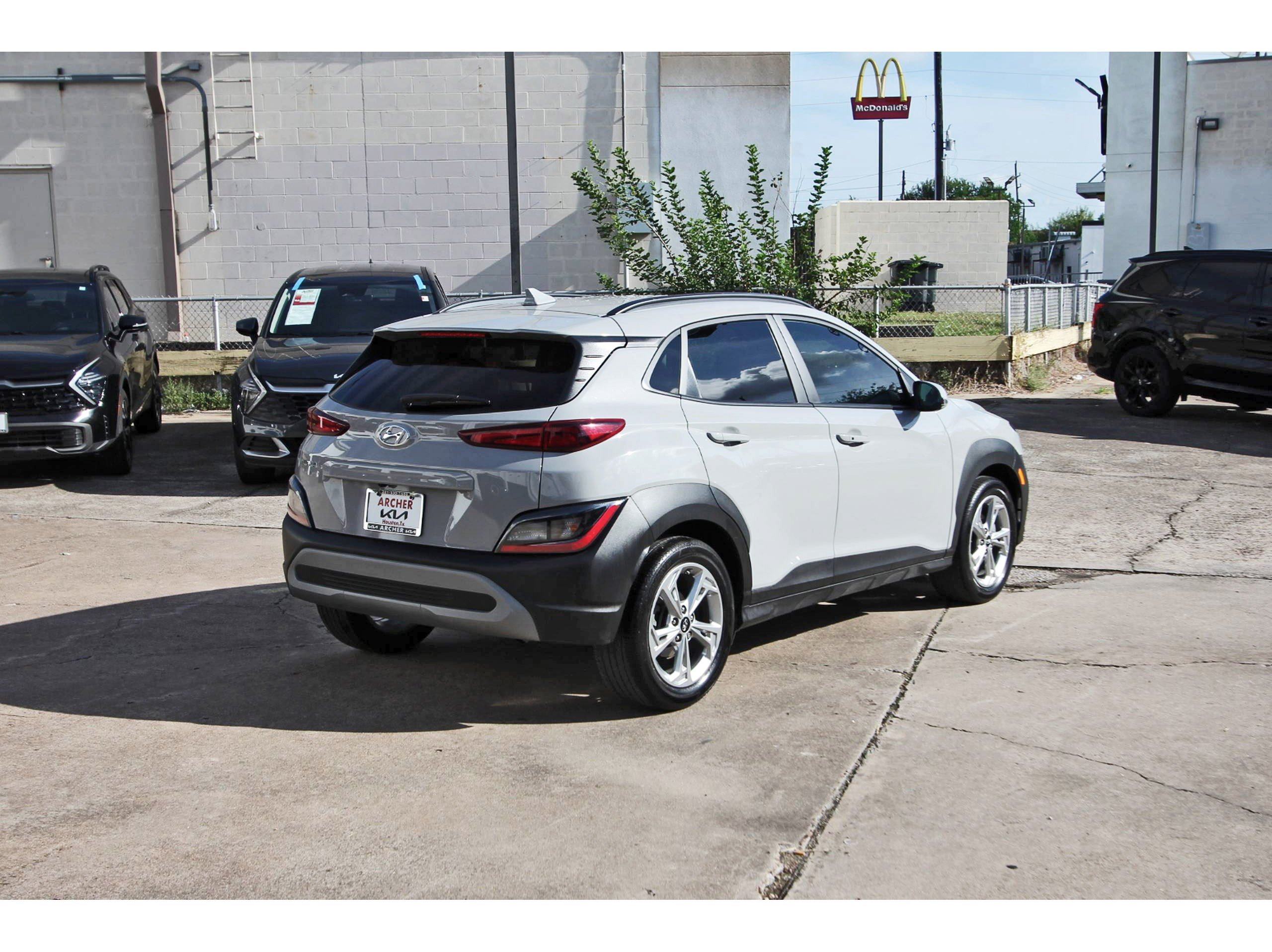 Used 2022 Hyundai Kona SEL FWD image 7