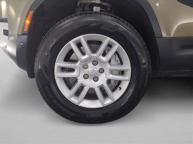 Certified 2025 Land Rover Defender 110 S image 29