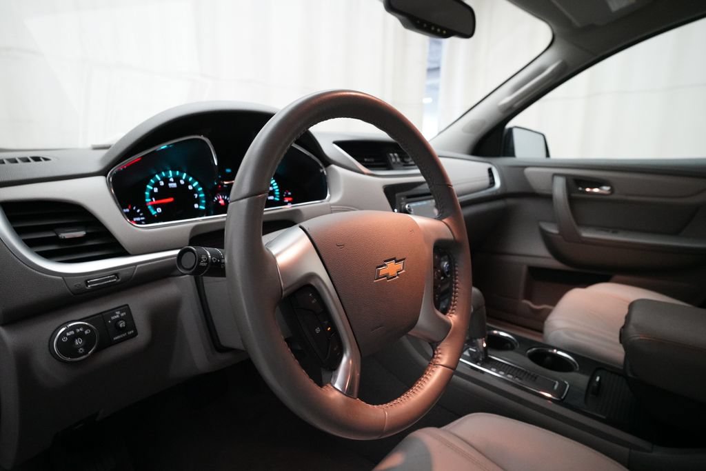 Used 2016 Chevrolet Traverse LT FWD image 8