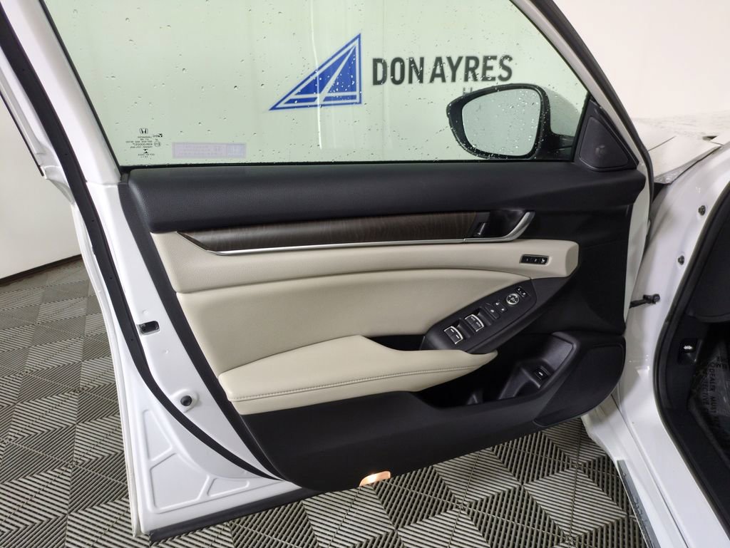 Used 2020 Honda Accord Touring image 10