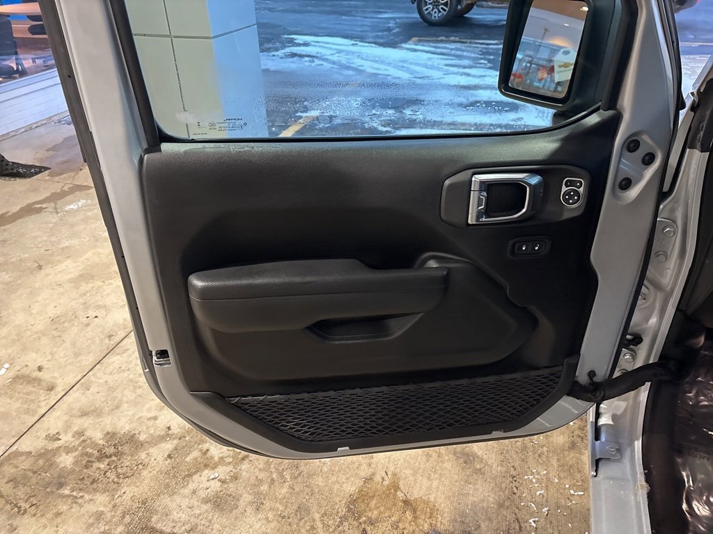 Used 2023 Jeep Wrangler Sport image 6