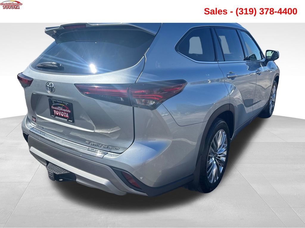 Used 2024 Toyota Highlander Platinum AWD/4WD image 5