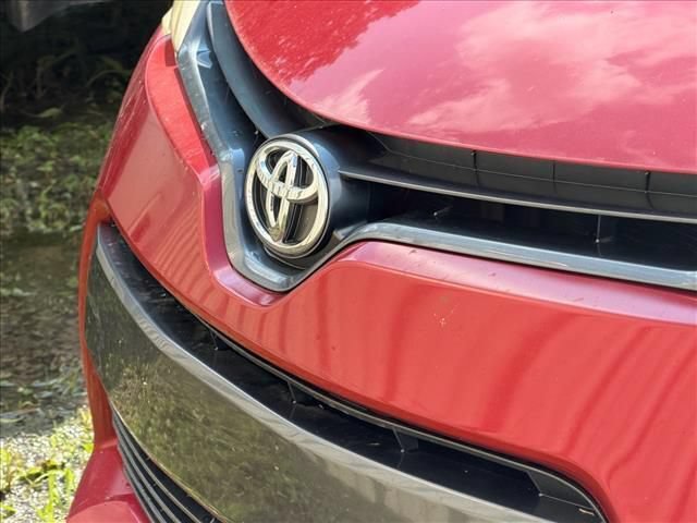 Used 2015 Toyota Corolla LE FWD image 4