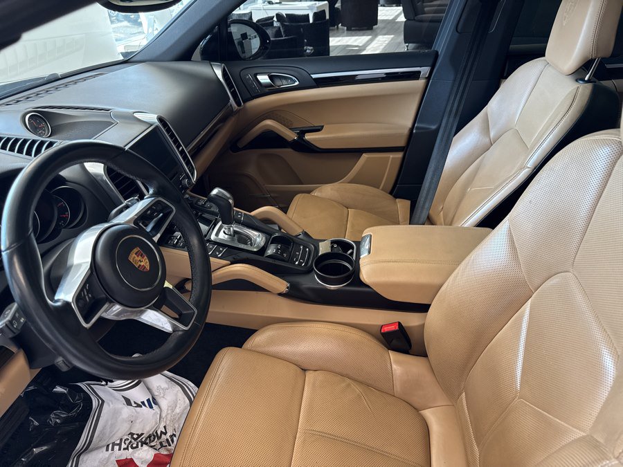 Used 2018 Porsche Cayenne Platinum Edition AWD/4WD image 14