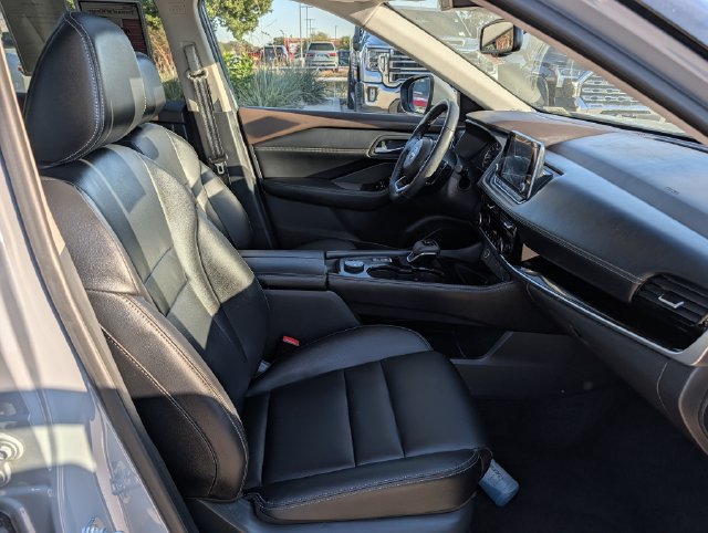 Used 2023 Nissan Rogue SL AWD/4WD image 34