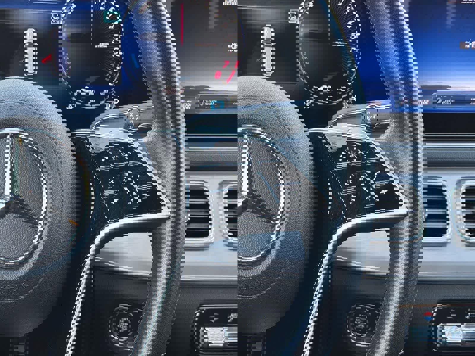 Used 2024 Mercedes-Benz GLE 450e 4MATIC image 14