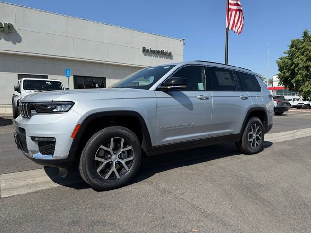 New 2025 Jeep Grand Cherokee L Limited w/ Trailer Tow Package image 2