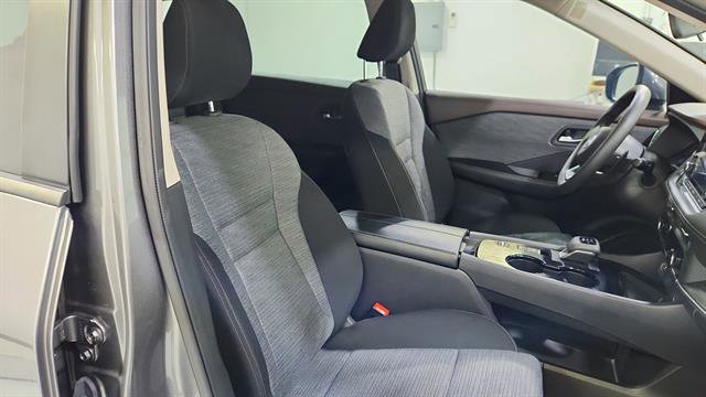 Certified 2023 Nissan Rogue SV image 24