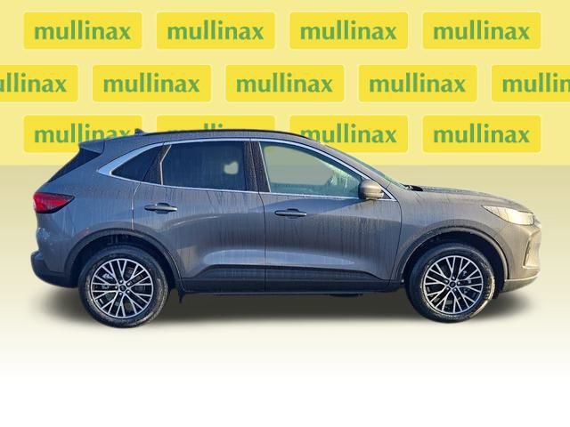 New 2025 Ford Escape SE w/ PHEV Premium Package image 2