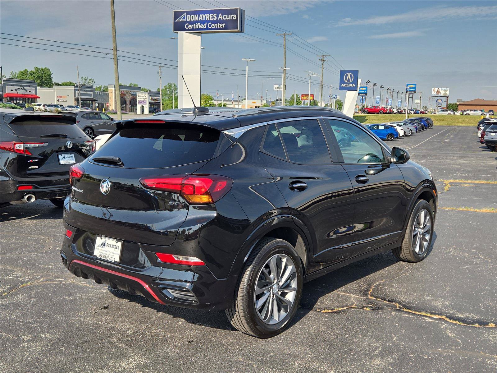 Used 2023 Buick Encore GX Select w/ Sport Touring Package AWD/4WD image 29