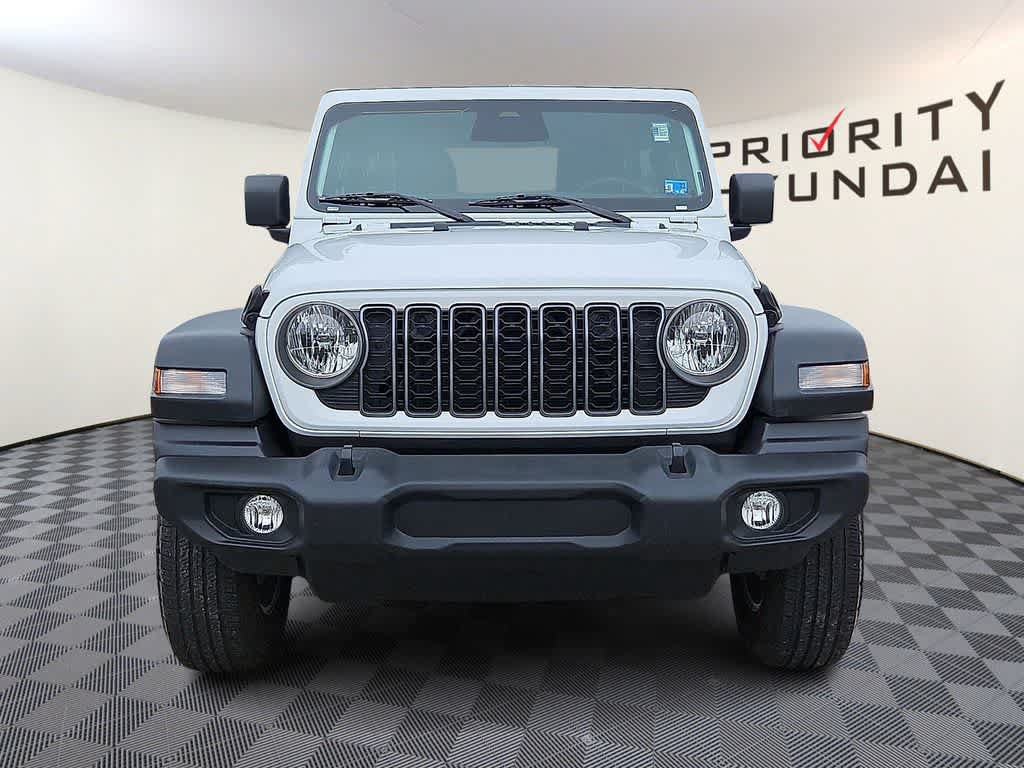 Used 2025 Jeep Wrangler Unlimited Sport AWD/4WD image 2
