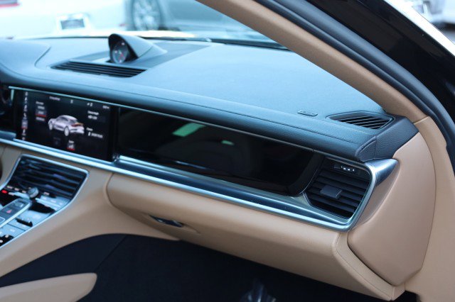 Used 2017 Porsche Panamera image 43
