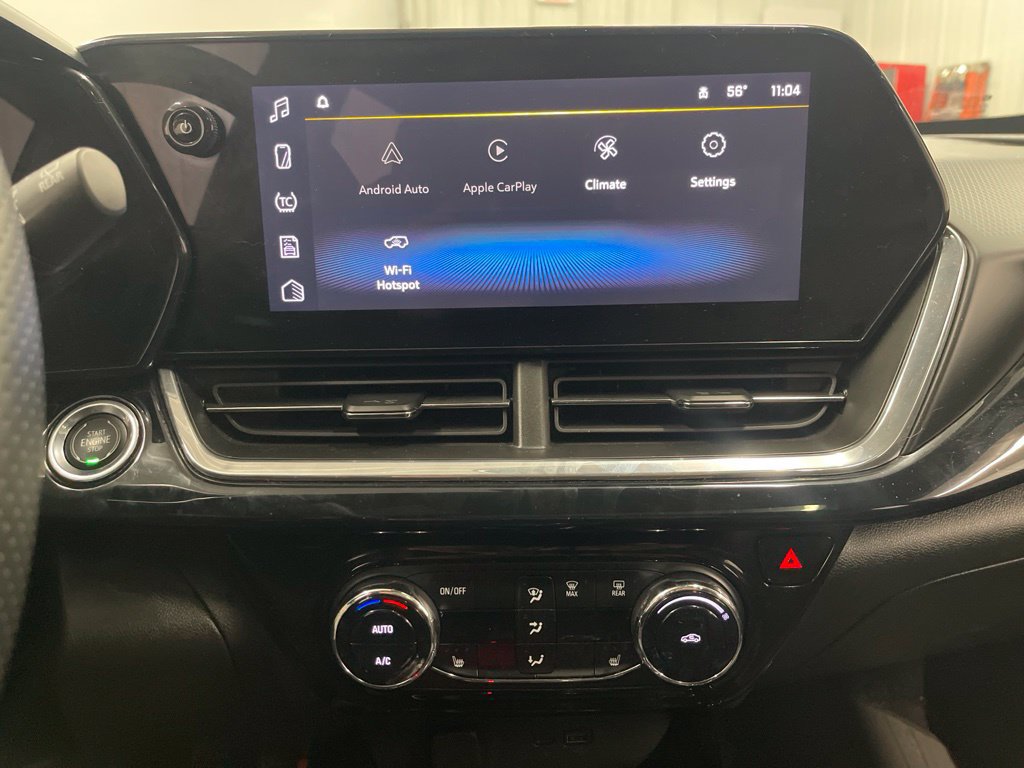 Used 2024 Chevrolet Trax RS w/ Sunroof Package FWD image 24