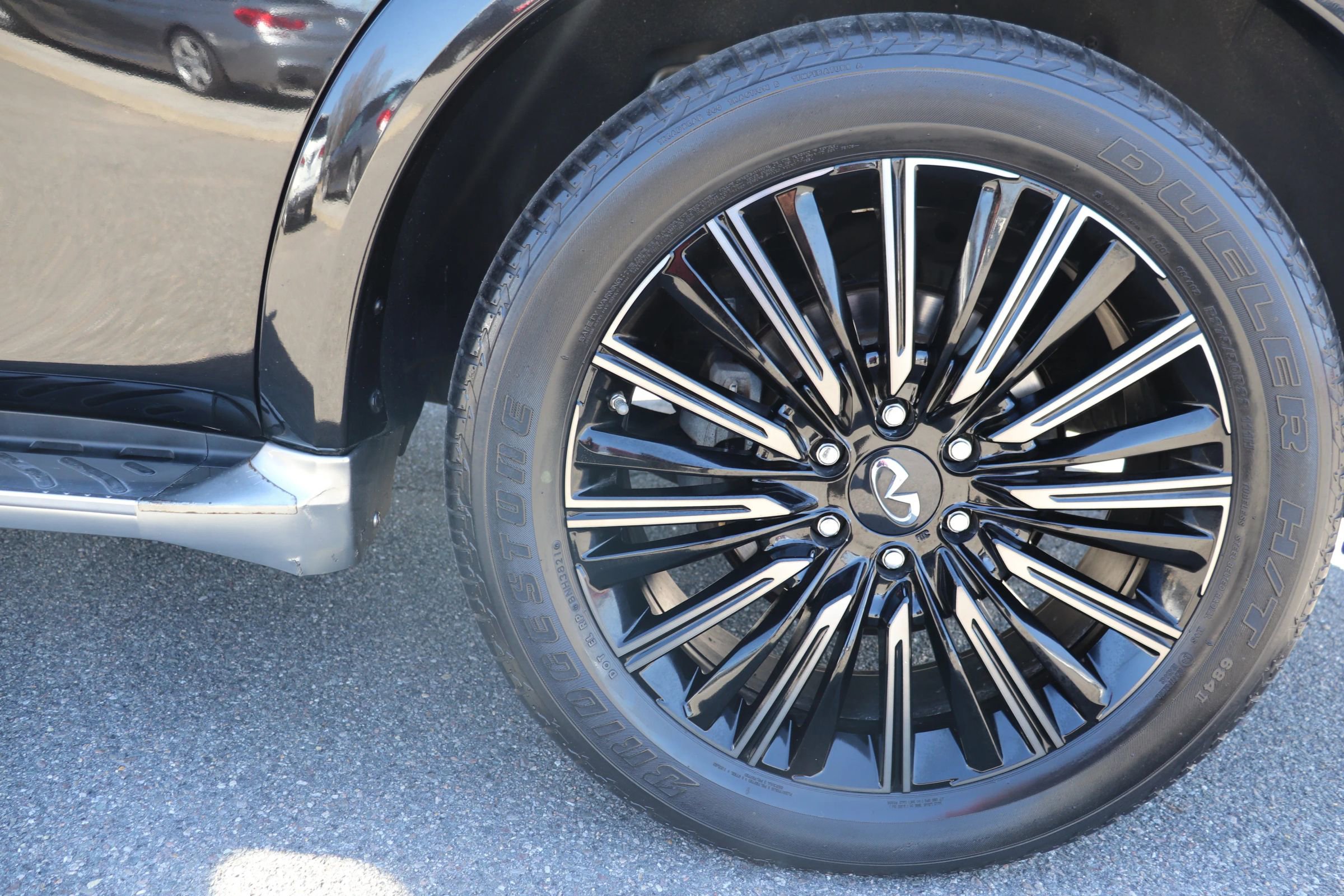 Used 2019 INFINITI QX80 Limited w/ All-Season Package image 24