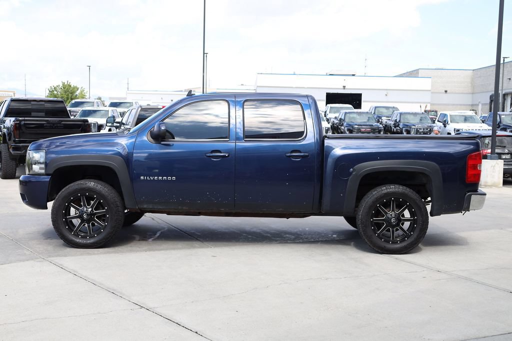 Used 2011 Chevrolet Silverado 1500 LTZ AWD/4WD image 3