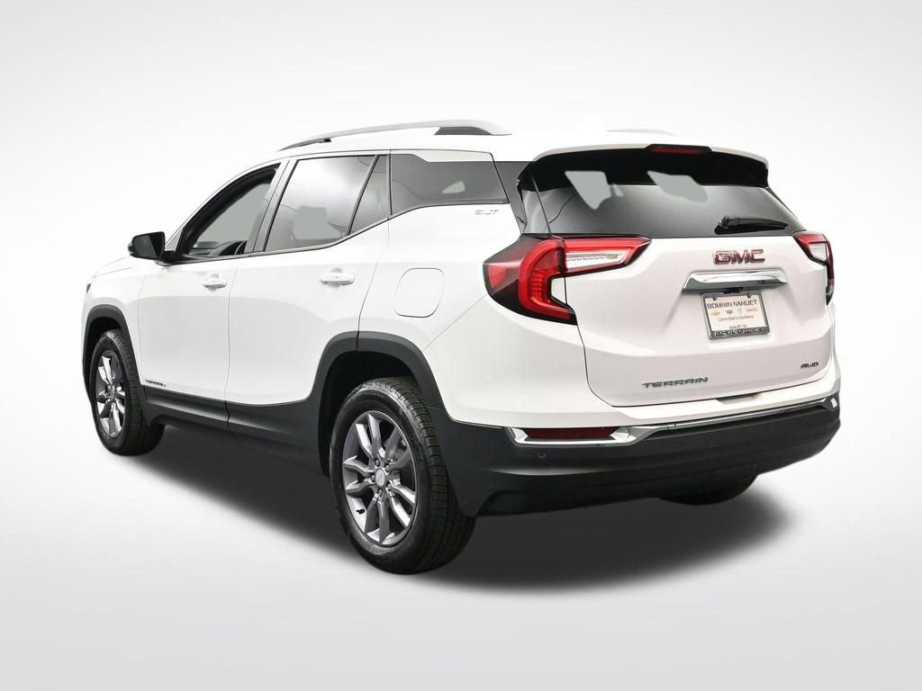 Used 2023 GMC Terrain SLT AWD/4WD image 3