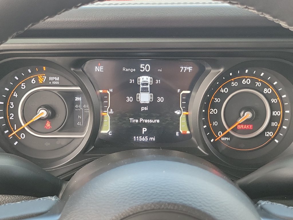 Used 2025 Jeep Gladiator Mojave AWD/4WD image 7
