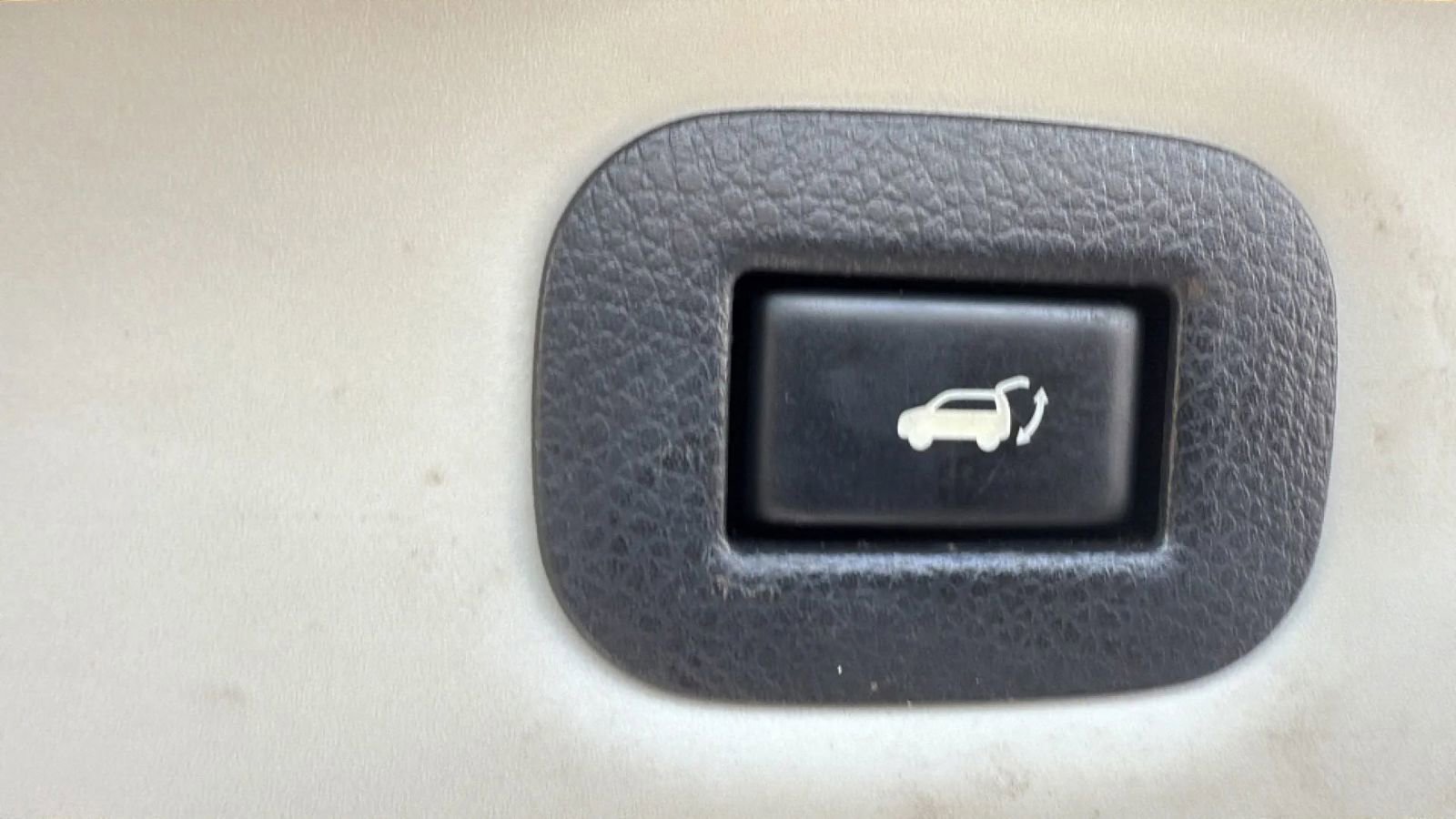 Used 2017 Nissan Rogue SL w/ SL Premium Package image 48