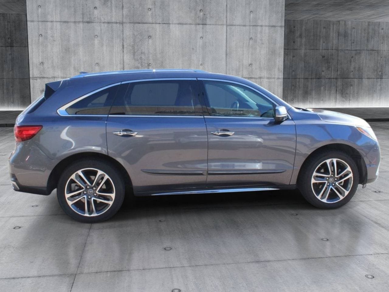 Used 2017 Acura MDX w/ Advance Package FWD image 6