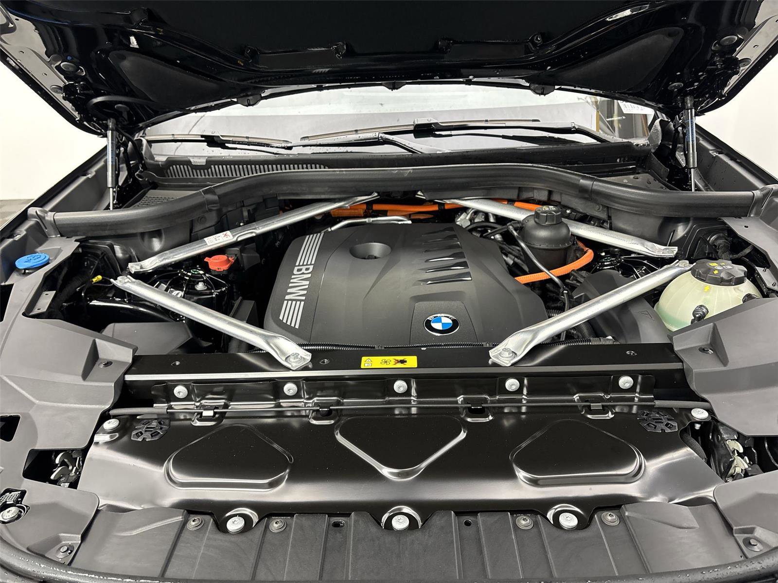 New 2026 BMW X5 xDrive50e w/ Climate Comfort Package image 20