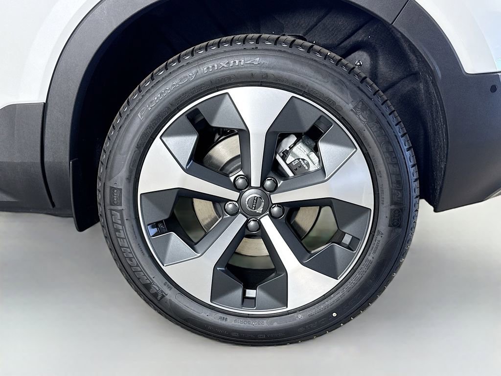 New 2026 Volvo XC40 B5 Plus w/ Protection Package Premier image 32