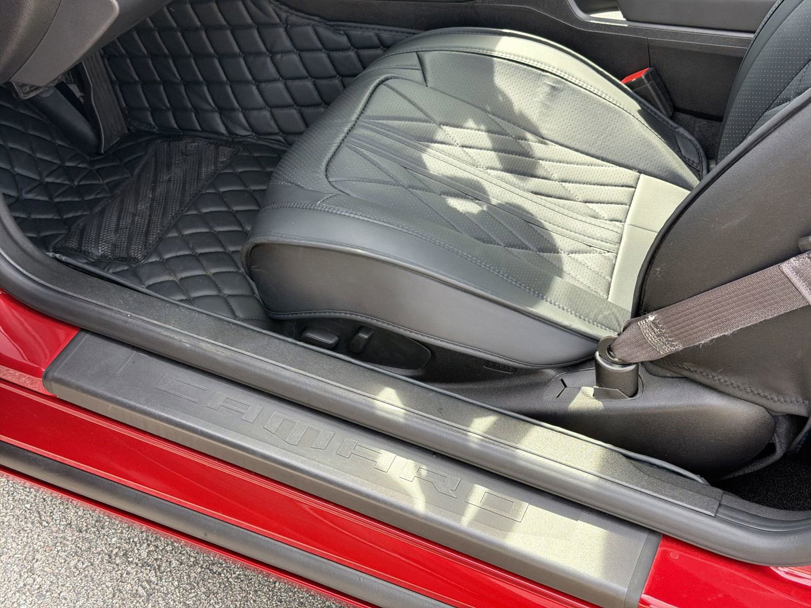 Used 2017 Chevrolet Camaro SS RWD image 16
