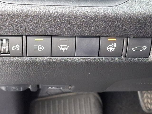 Used 2020 Toyota RAV4 XLE Premium image 23