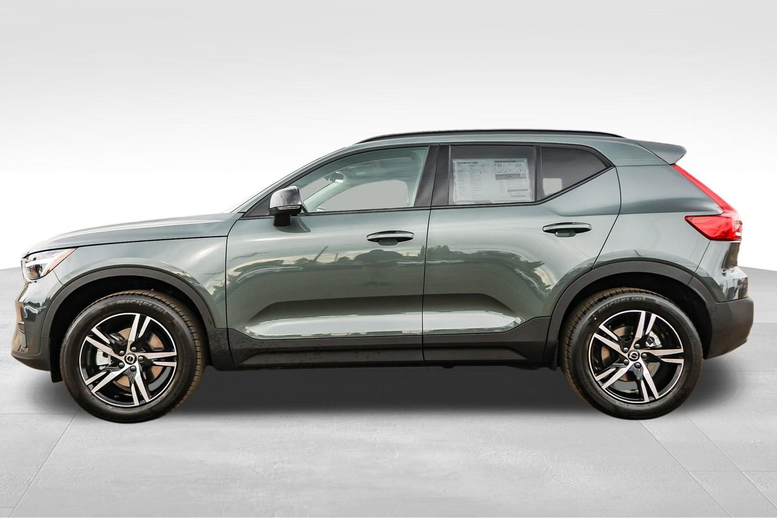 New 2026 Volvo XC40 B5 Core w/ Climate Package image 8